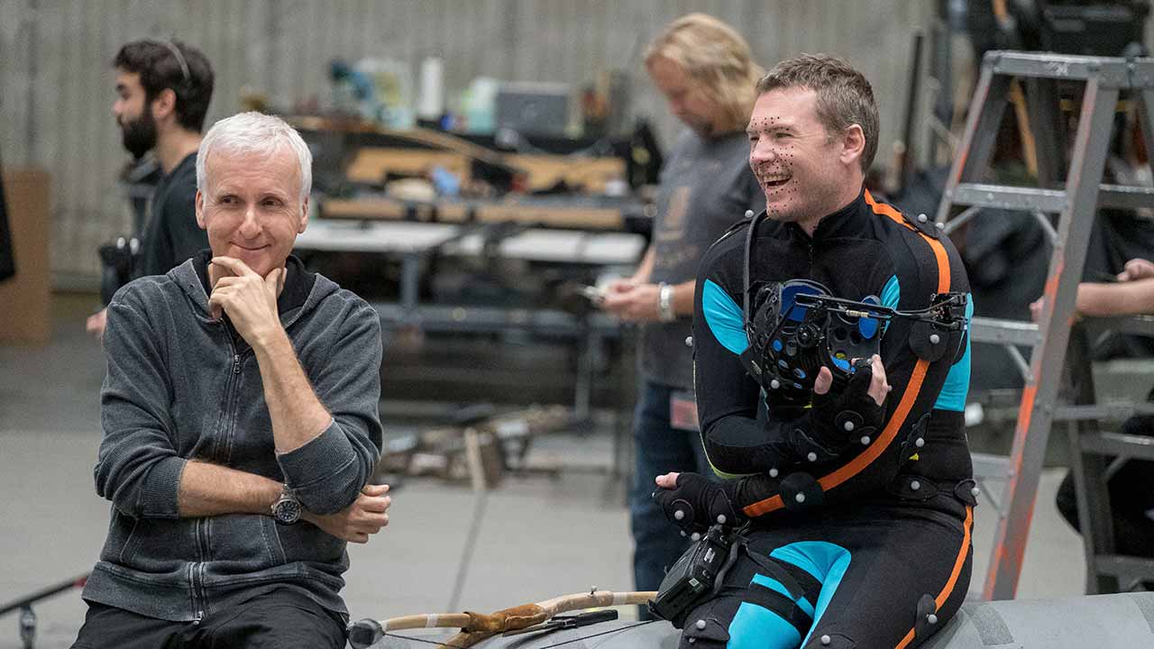 James Cameron y Sam Worthington en el rodaje de Avatar: El sentido del agua (2022)