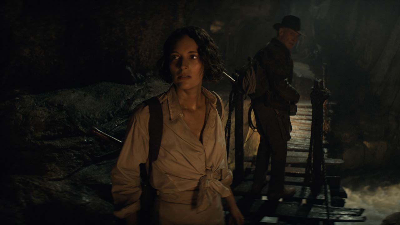 Phoebe Waller-Bridge como Helena y Harrison Ford como Indiana Jones en Indiana Jones y el dial del destino (2023)